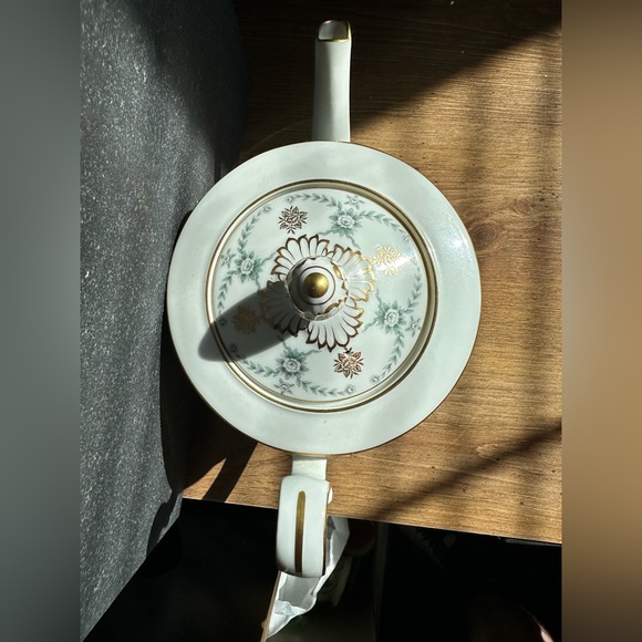 Teapot & Lid N829
by NORITAKE - Picture 3 of 5